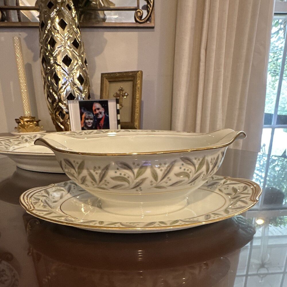 Noritake Carole Gravy Boat with Attached Underplate